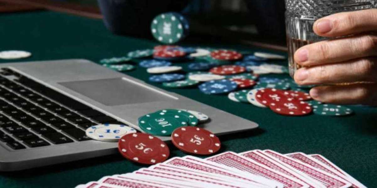 Rolling the Dice in Cyberspace: Your Ultimate Guide to Casino Sites